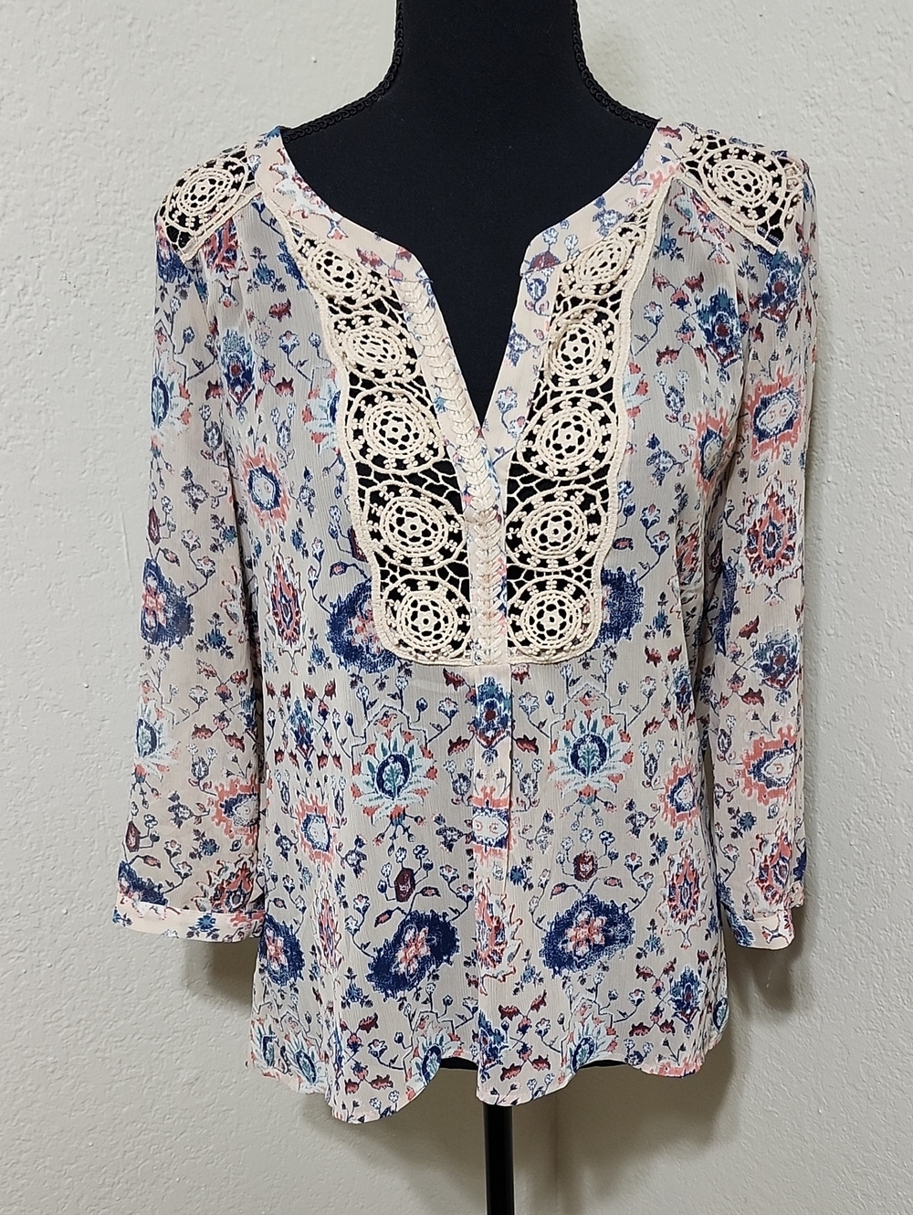 Anthropologie Maeve Viola Floral Crochet Lace Bib Blouse Top Size 6 EUC - Picture 4 of 11